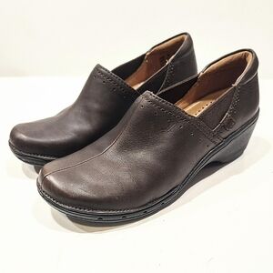 Clarks UN Lory Brown Leather Loafers Clogs Women’s Size 7M Slip On Dress Shoes